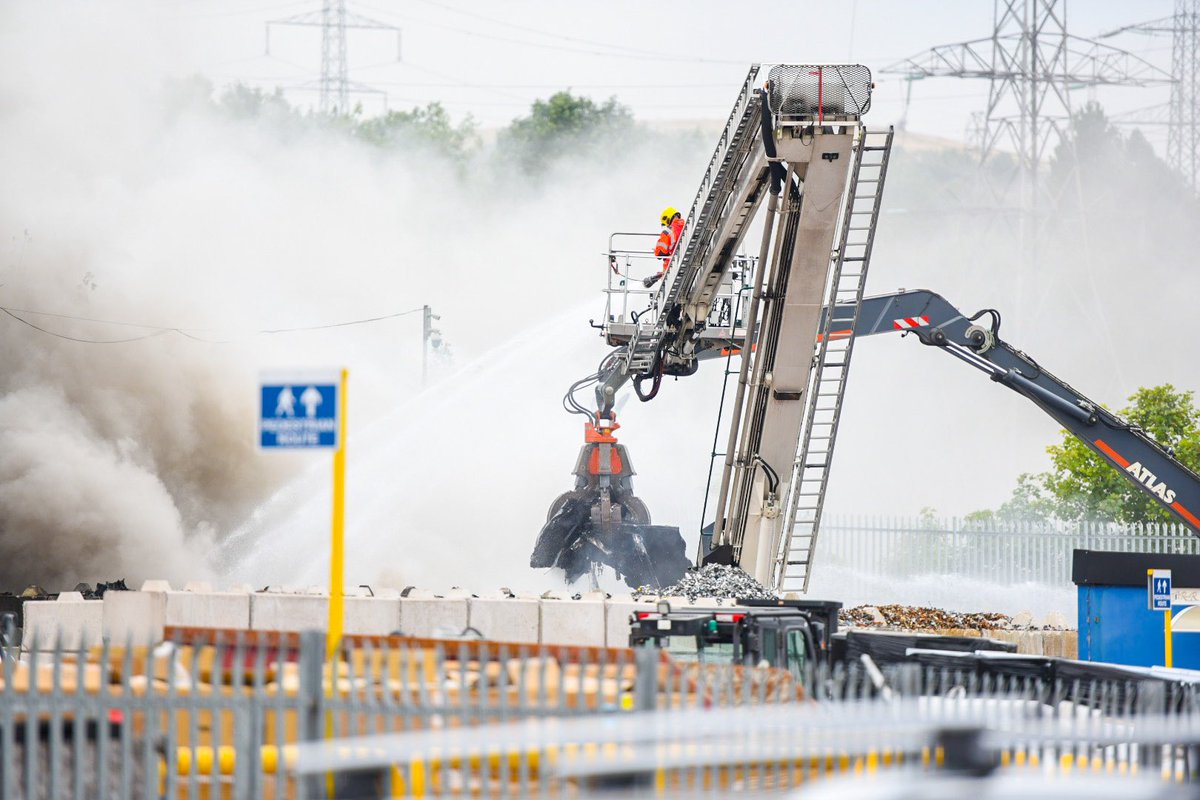 Fire Photos tweet media