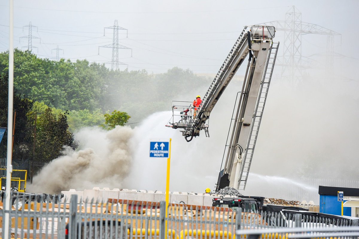 Fire Photos tweet media