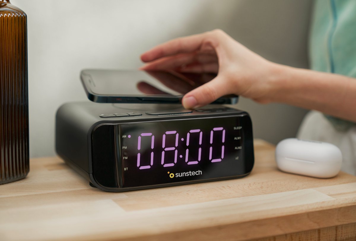 Sunstech_es's tweet photo. ¿Todo listo para la vuelta al cole?
Si estás con los preparativos #lastminute, ¡no te olvides de un buen despertador!
La radio-despertador #FRD50BTWC de #Sunstech es tu mejor opción porque además de infinitas funcionalidades, es #WirelessCharger
https://t.co/OD5WngGaGl https://t.co/WwiBNNhqZ8