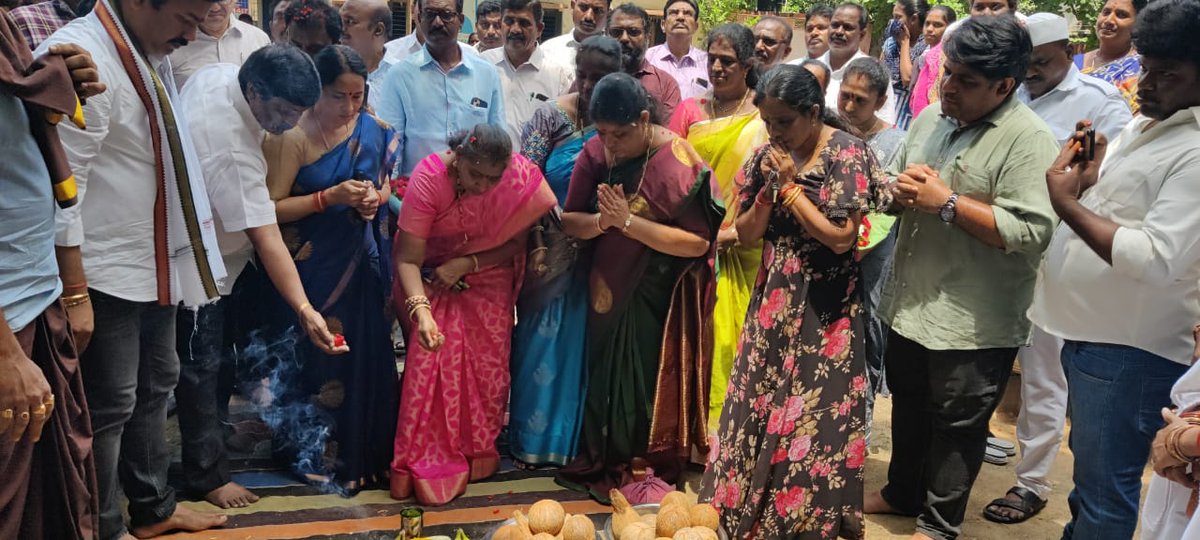 GVMC_VISAKHA's tweet photo. Mayor Smt G Hari Venkata Kumari laid foundation stone for the school renovation works taken up by CITIIS, Visakhapatnam in Wards 42,47&54, Zone 5. NREDCAP Chairman Sri KK Raju & Corporators participated.
#CITIIS
#Smartcities
#GVSCCL
#Social_Integration
#Innovation
#Smart_campus https://t.co/Kn8NuHPqU0