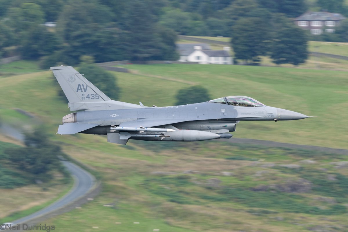 Chiv63's tweet photo. With the #555FS Triple Nickel F-16s from @31FW @AirAviano on exercise at @48FighterWing it was always worth heading for LFA 17. On Tuesday four flew past my location with one slightly getting the sun on it. Hopefully they will fly low level in-between Cobra Warrior missions https://t.co/NCgIc7g6Wi