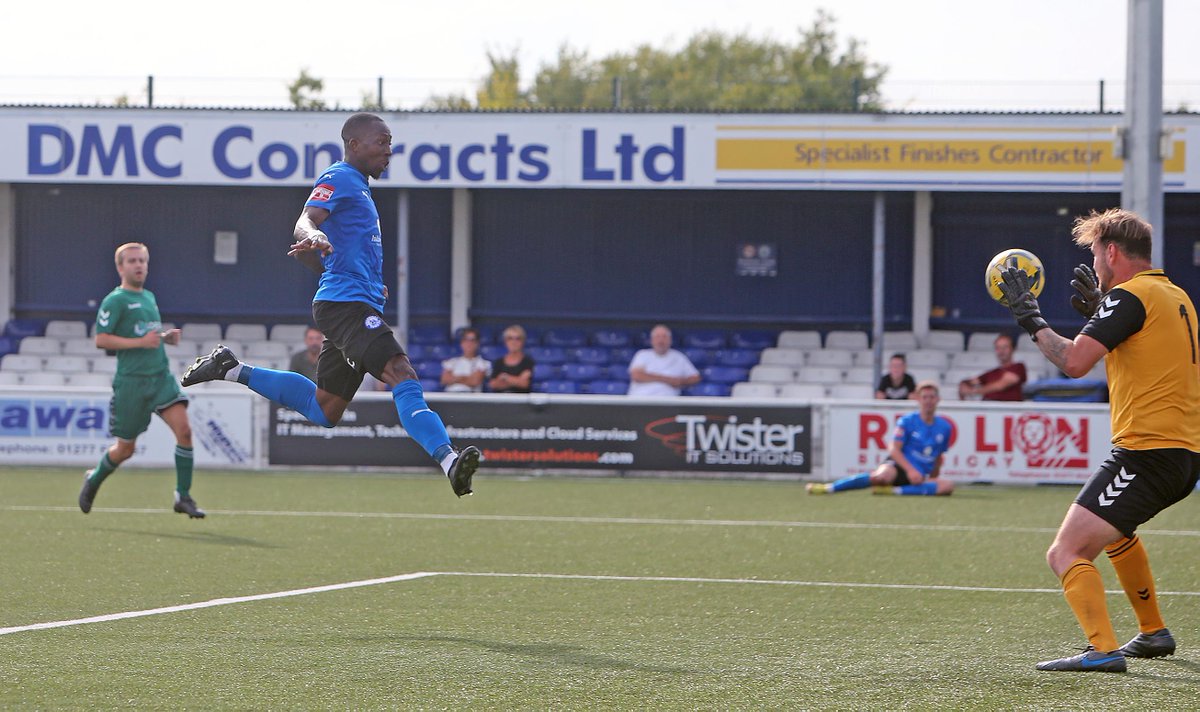 BTFC_HUB's tweet photo. A few more images via @NickyHayesPhoto from today's @BTFC @EmiratesFACup 4-1 victory over @levgreenfc sees @MrDickoDotcom celebrating his wonder volley plus a great debut for 2nd half substitute Jack Taylor with all the eyes of the dugout watching his every move. #BTFC #FACup https://t.co/9qAcuCPJMK