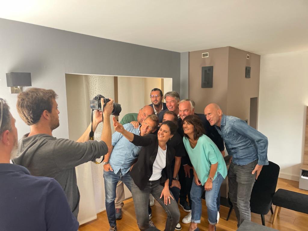 La #teamRMC en mode #pack + #famille !
Belle équipe ça va faire mal !!! 💪👏
⁦<a href="/tcharlz/">Charles Magnien</a>⁩ ⁦<a href="/apollineWakeUp/">Apolline de Malherbe</a>⁩ ⁦<a href="/Olivier_Truchot/">Olivier Truchot</a>⁩ ⁦<a href="/AlainMarschall/">Alain Marschall</a>⁩ ⁦<a href="/DenisEstelle/">Estelle Denis</a>⁩ ⁦<a href="/RothenJerome/">Jérôme Rothen</a>⁩ ⁦<a href="/gilbertbrisbois/">Gilbert Brisbois</a>⁩ #riolo #moscato 
⁦⁦<a href="/KarimNedjari/">Karim Nedjari</a>⁩