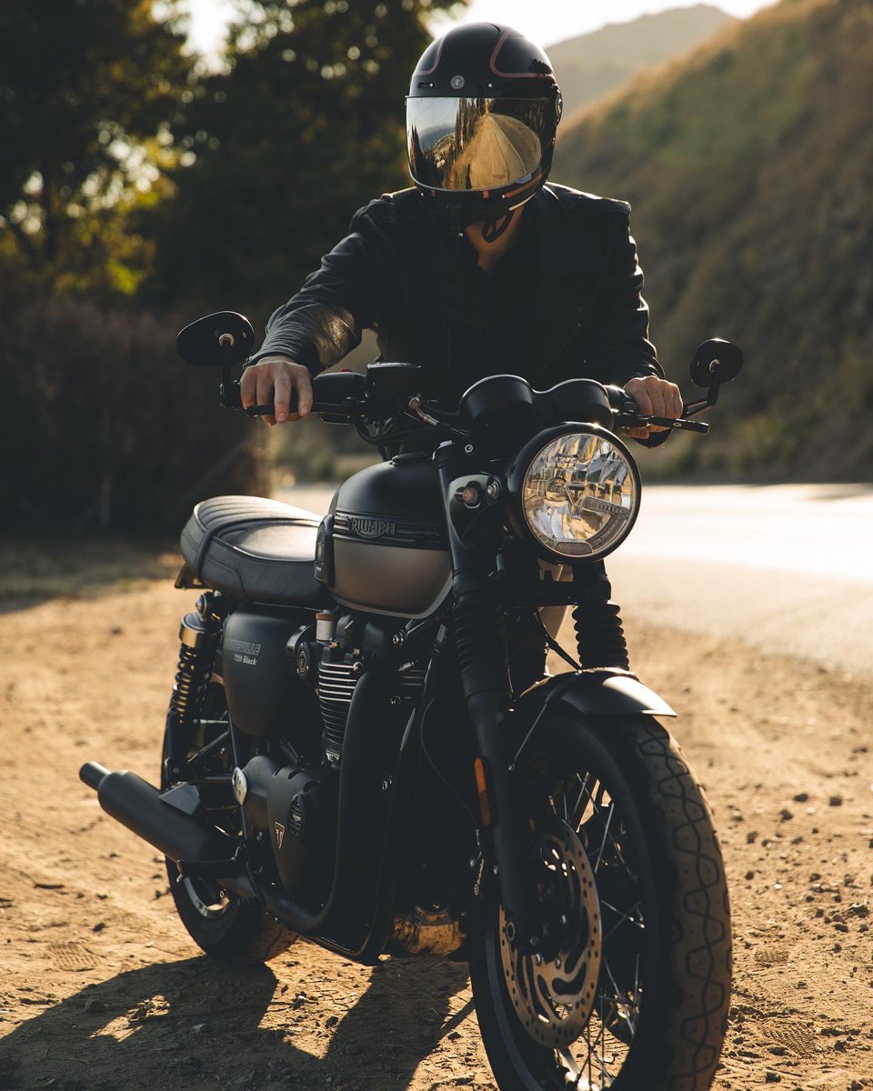 RobBond's tweet photo. Shot an editorial last month with my buddy Carson and his gorgeous @TriumphAmerica #editorialphotography #motorcycles #mensfashion https://t.co/5QYMD2Ibgd