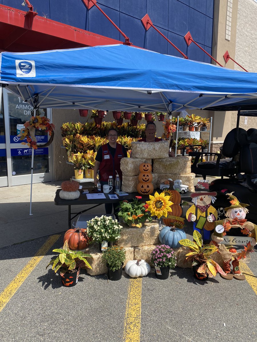 MeginConor's tweet photo. Wanda and Skylar are out here ready to bring in leads for our Labor Day event!! @lauraj2020 @PresnellLars @eric_marler @BenitoKomadina @Berman2Mitch @specialtylowes https://t.co/Pe6PZBUaGA