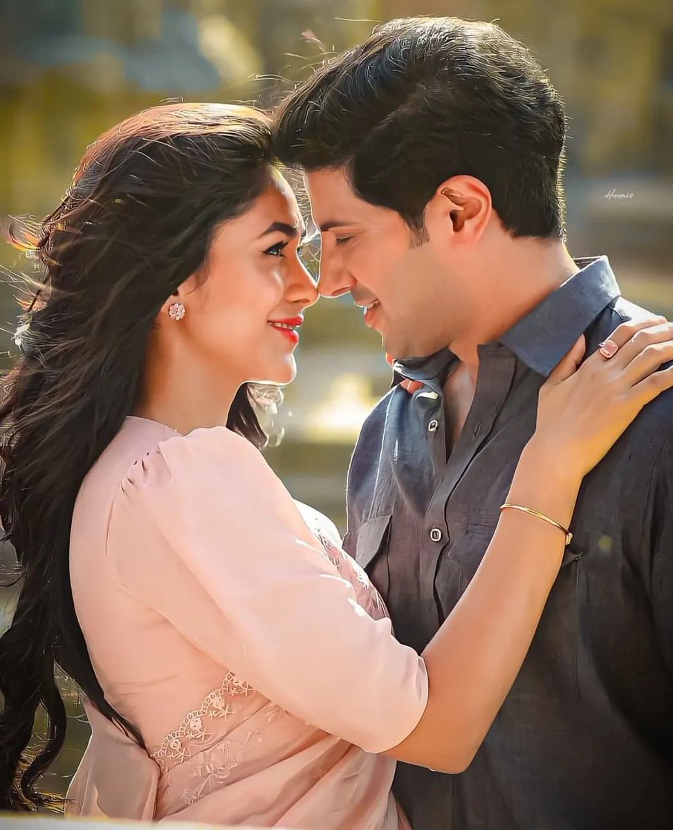Rash77941090's tweet photo. #SitaRamam  what a classic movie yaar. It's not a movie, it is a poem.
@dulQuer and @mrunal0801 what a chemistry guys. Please do more films together. Love has got another meaning, which is sita ramam.
#SitaRamamHindi https://t.co/klOjBisQcK
