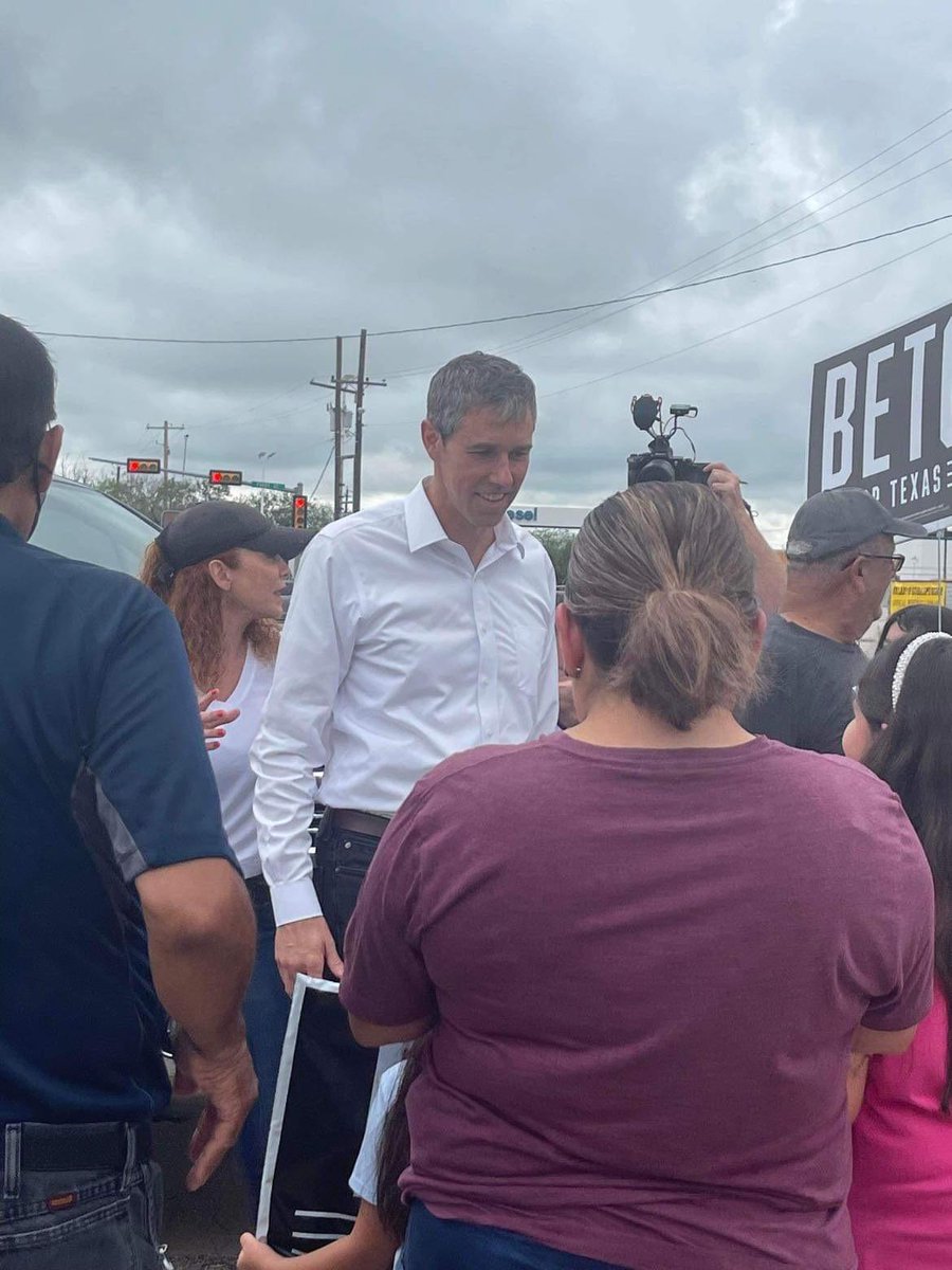 Brendajurgens3's tweet image. When there is only one wide spot in the road between Laredo and Eagle Pass and the entire town comes out to line the highway with @BetoORourke signs, your future Governor WILL STOP to talk to you because HE CARES about Texans - ALL OF US!
#BetoforGovernor2022
#BetoForABetterTexas