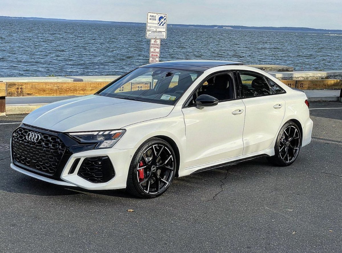 carpxrnpicx's tweet photo. Audi RS3 https://t.co/p0chXJuInS
