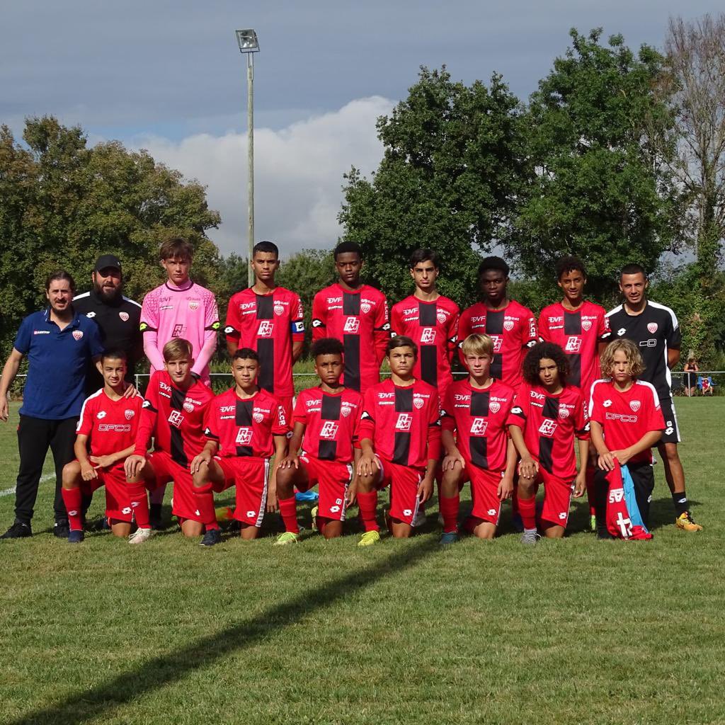 DFCO_Officiel's tweet photo. Premier match de championnat et première victoire de nos #U15 3-0 contre Louhans-Cuiseaux 👏🏻

⚽️ Mena
⚽️ Balmain 
⚽️ Ponavoy 

#formationDFCO https://t.co/iAnb1pAG1a