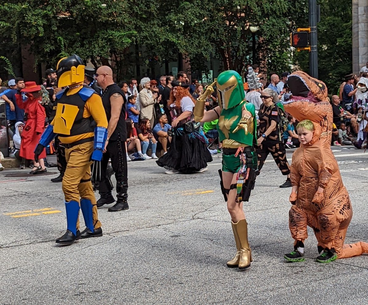 MCUCast's tweet image. We love a great Marvel mashup around here! #DragonCon2022 #DragonCon #strandedpanda