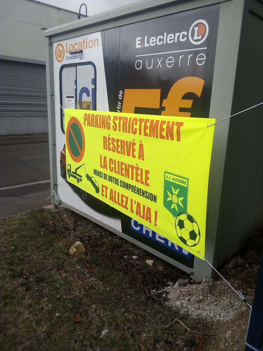 ArnHNDe's tweet photo. @Dauvers70 Épisode n°... #penserclient ? Fermer la boutique un mardi ✔️ perte de CA un samedi ✖️ Au moins 3 agents "Pack Sécurité" recrutés pour l'occasion. Vous aurez reconnu le mag en question 😉 https://t.co/oTXb8GzmvT