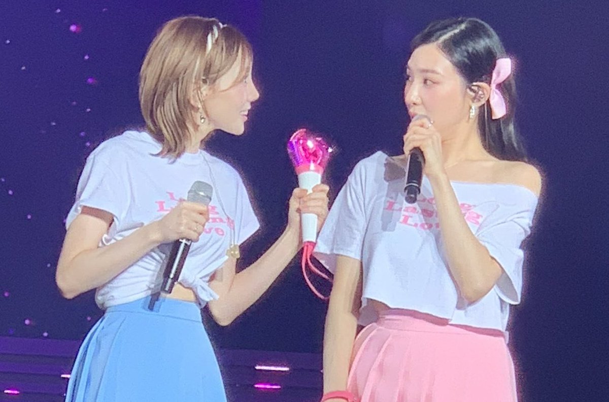 SNSDFIELD's tweet photo. "The best part of the news is that im going to be in the band with ny TaeTae. I never thought id make it this far but God and my lil TaeTae helped me."
-Tiffany2006

Taeny the platonic soulmate, the bestest friends, are still together on stage even up to this year☹️❤️ https://t.co/B5HbcPPpbW