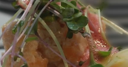 Melinda_B_'s tweet photo. Recette de #tartare de #saumon frais sur canapé pommes de terre roses #Roseval https://t.co/kggY7qJ5BO https://t.co/iRe1TuY9hJ