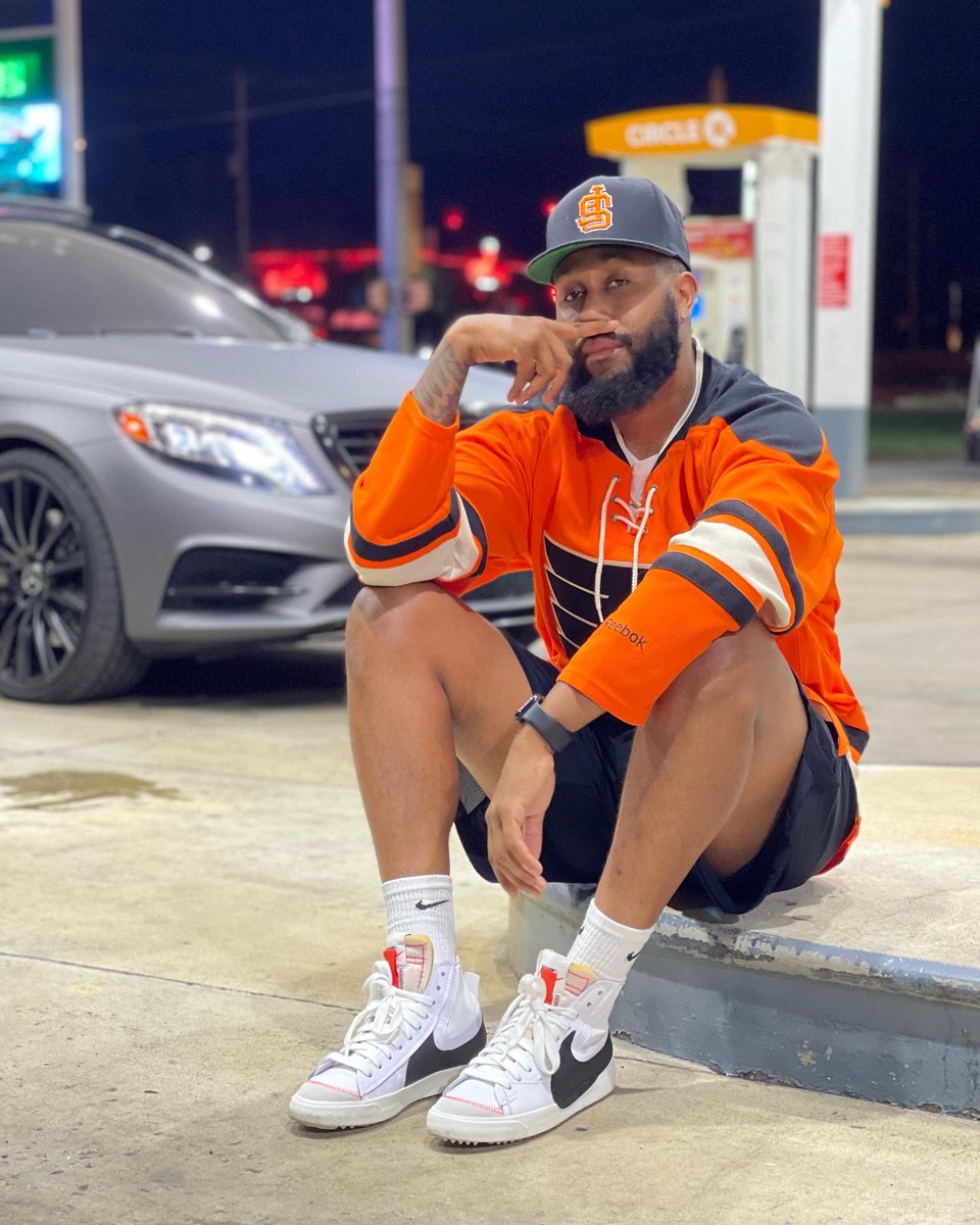 exclusivejokes's tweet photo. “Pay me or get paid no attention” #letmegetdat 🔥 https://t.co/w5ip8RF4IG