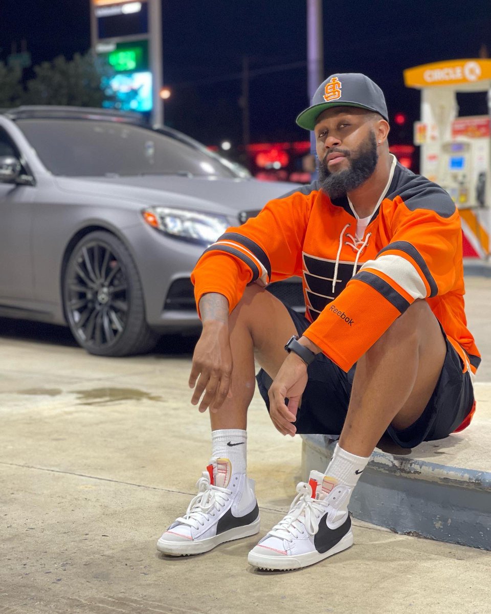 exclusivejokes's tweet photo. “Pay me or get paid no attention” #letmegetdat 🔥 https://t.co/w5ip8RF4IG