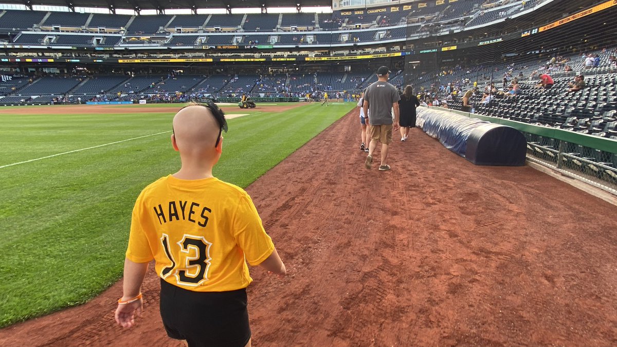 Jenn49890441's tweet photo. @KeBryanHayes thank you for an awesome night. Kennedy had the best first Pirates game ever! https://t.co/GfRDHBjFMg