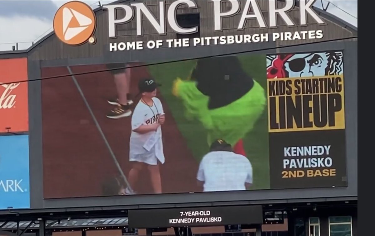 Jenn49890441's tweet photo. @KeBryanHayes thank you for an awesome night. Kennedy had the best first Pirates game ever! https://t.co/GfRDHBjFMg
