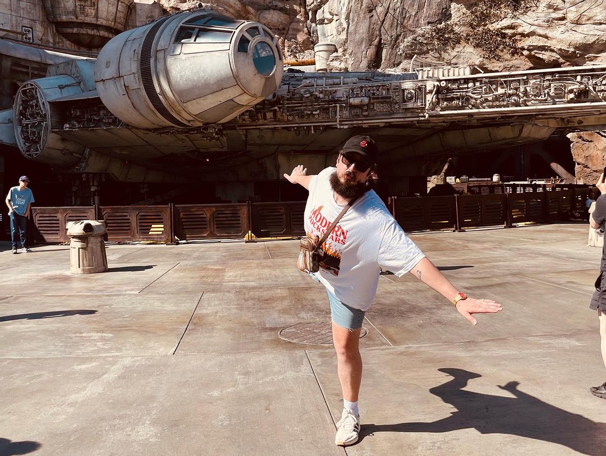 The VibeDealer tweet media