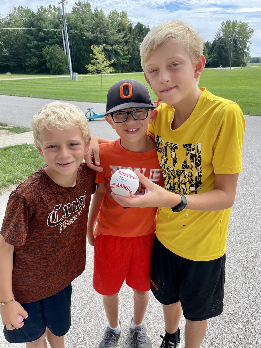 TeenTeacherLA's tweet photo. We added another autographed baseball to our collection today, and we are THRILLED that it’s from one of our all time favorite players, @T_eazy24! Thank you, Triston and the @CleGuardians #Guardians #GoGuards ⚾️ #BaseballFanatics https://t.co/KVrJ9hyqdV