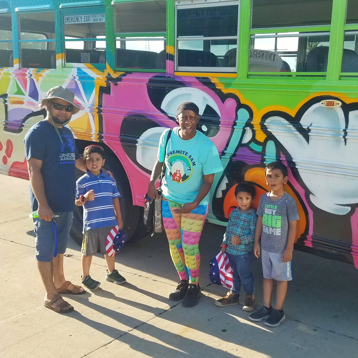 DetroitBus's tweet image. It’s the FINAL WEEKEND this year of our totally free Belle Isle Loop shuttle. Runs all day today and Sunday from 12pm ‘til 8pm.

Get a ride to the beach, to the conservatory, to the aquarium, or if you’re truly wild the slide is open too. Pilots only.

See you soon! 🏝🚌🔁