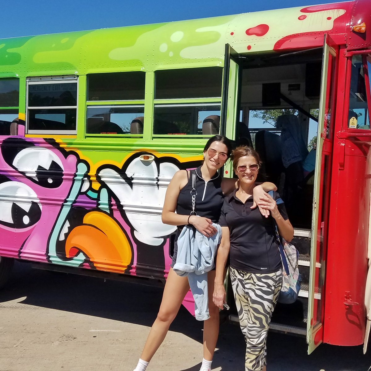 DetroitBus's tweet image. It’s the FINAL WEEKEND this year of our totally free Belle Isle Loop shuttle. Runs all day today and Sunday from 12pm ‘til 8pm.

Get a ride to the beach, to the conservatory, to the aquarium, or if you’re truly wild the slide is open too. Pilots only.

See you soon! 🏝🚌🔁