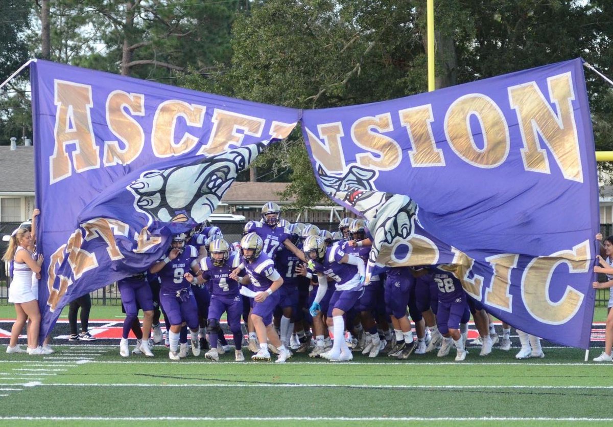 MikeTortorich's tweet photo. Ascension Catholic vs. West St. John High School Football 2022: https://t.co/7AHOwkz9Mm https://t.co/focESiYCvw