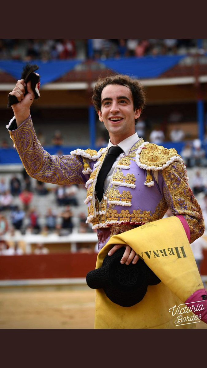 Víctor Hernández tweet media