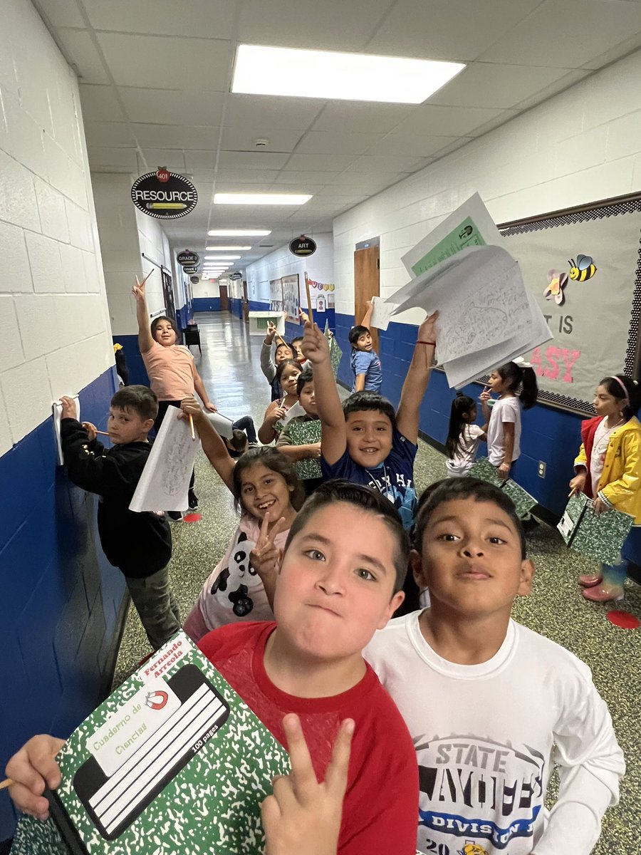 JoannaEsparza7's tweet photo. Using Thinking Maps to do our hunt for solids and liquids around the school! Students are learning how to use their maps and frame them. #wiseelementary #2ndgrade #duallanguage #thechapelhillway https://t.co/gpd1rk2YTQ