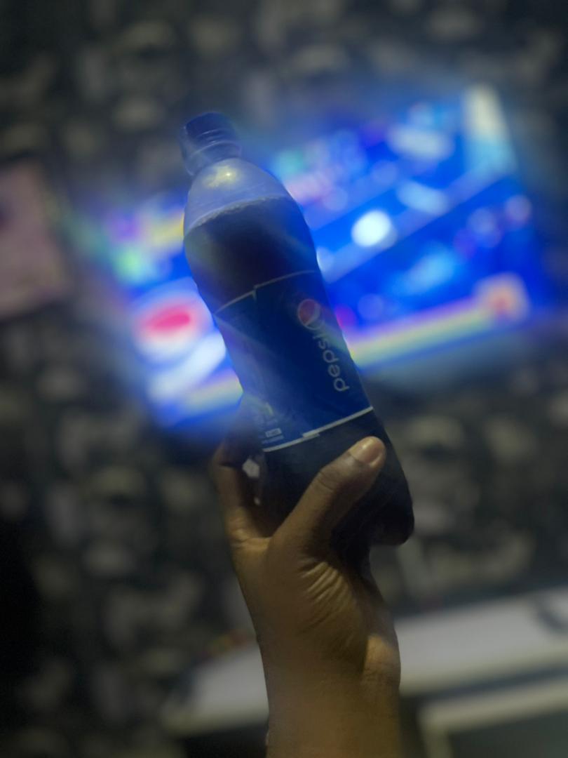 _Olajum_'s tweet photo. How else do you enjoy @BBnaijaPepsitask if not with a chilled bottle of Pepsi💙💙💙 @BBNaija @pepsi @Pepsi_Naija https://t.co/nrJoEdBzDH