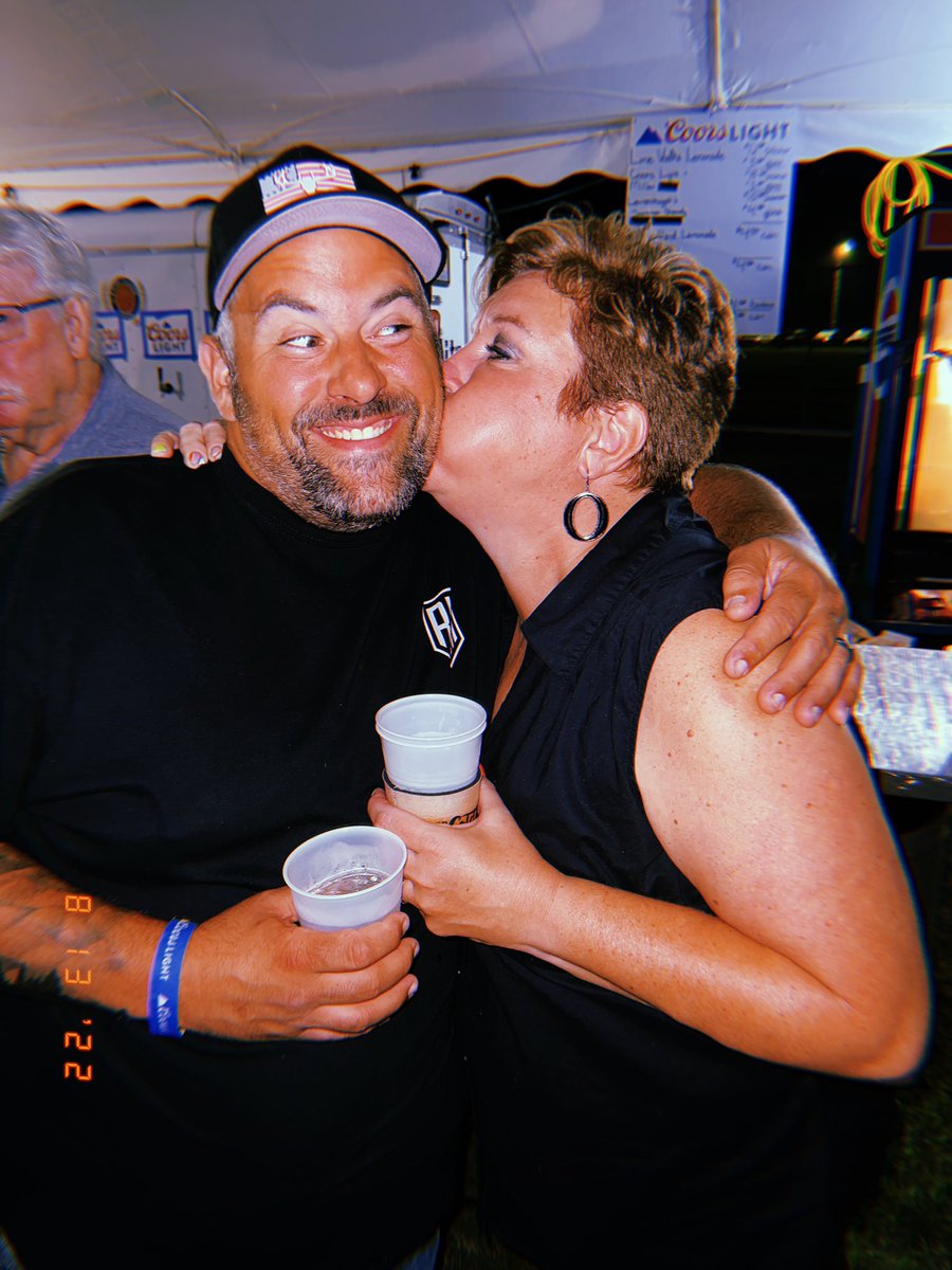 PaytonRilee's tweet photo. #PourHouseWI
#TouchTunesTV https://t.co/HXKfTsh05C