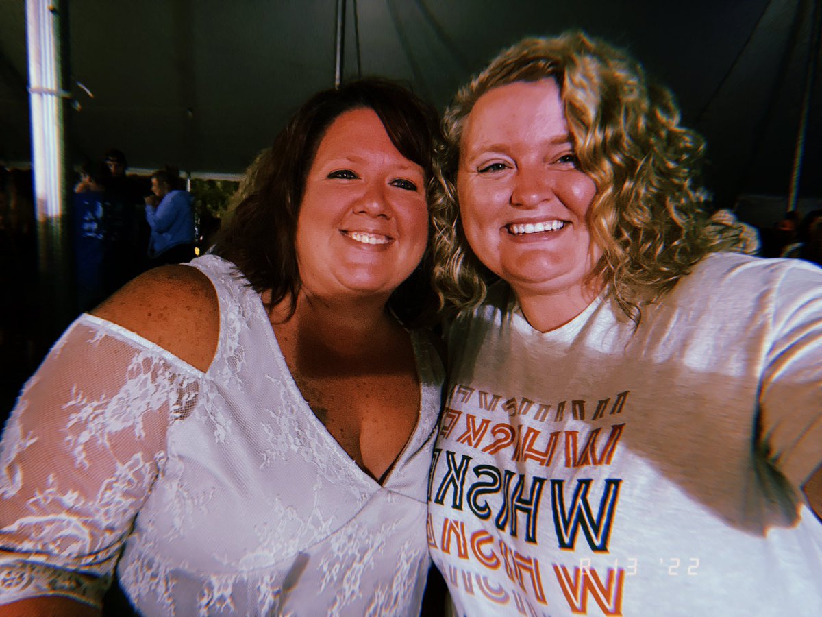 PaytonRilee's tweet photo. #PourHouseWI
#TouchTunesTV https://t.co/HXKfTsh05C