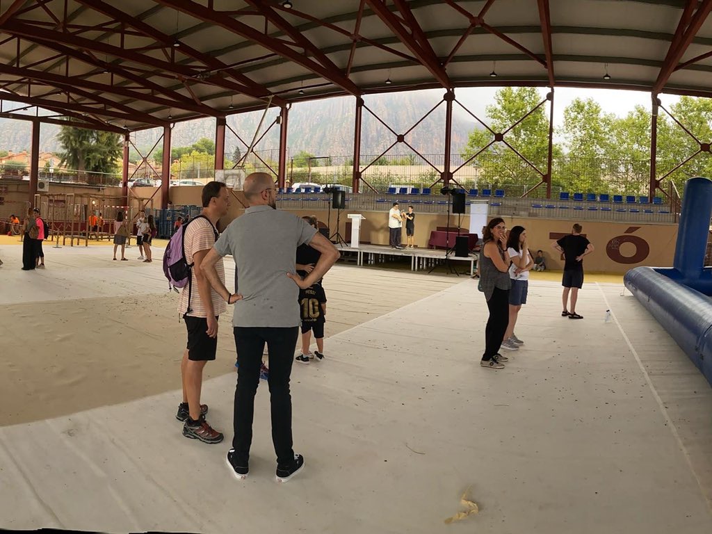 collbato's tweet photo. ⚽️🏐La Pista Coberta Martí Gil de #Collbató acull la Festa de l’Esport, vine a jugar a Tennis Taula, al circuit d’aventura, al futbol bombolla, al rocòdrom o a l’inflable. T’ho perdràs? https://t.co/kWhtjXQ3uz