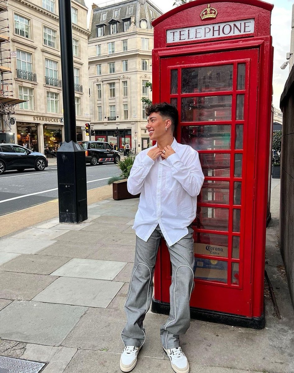 Omg you look SO GOOD😍 <a href="/jamescharles/">James Charles</a>