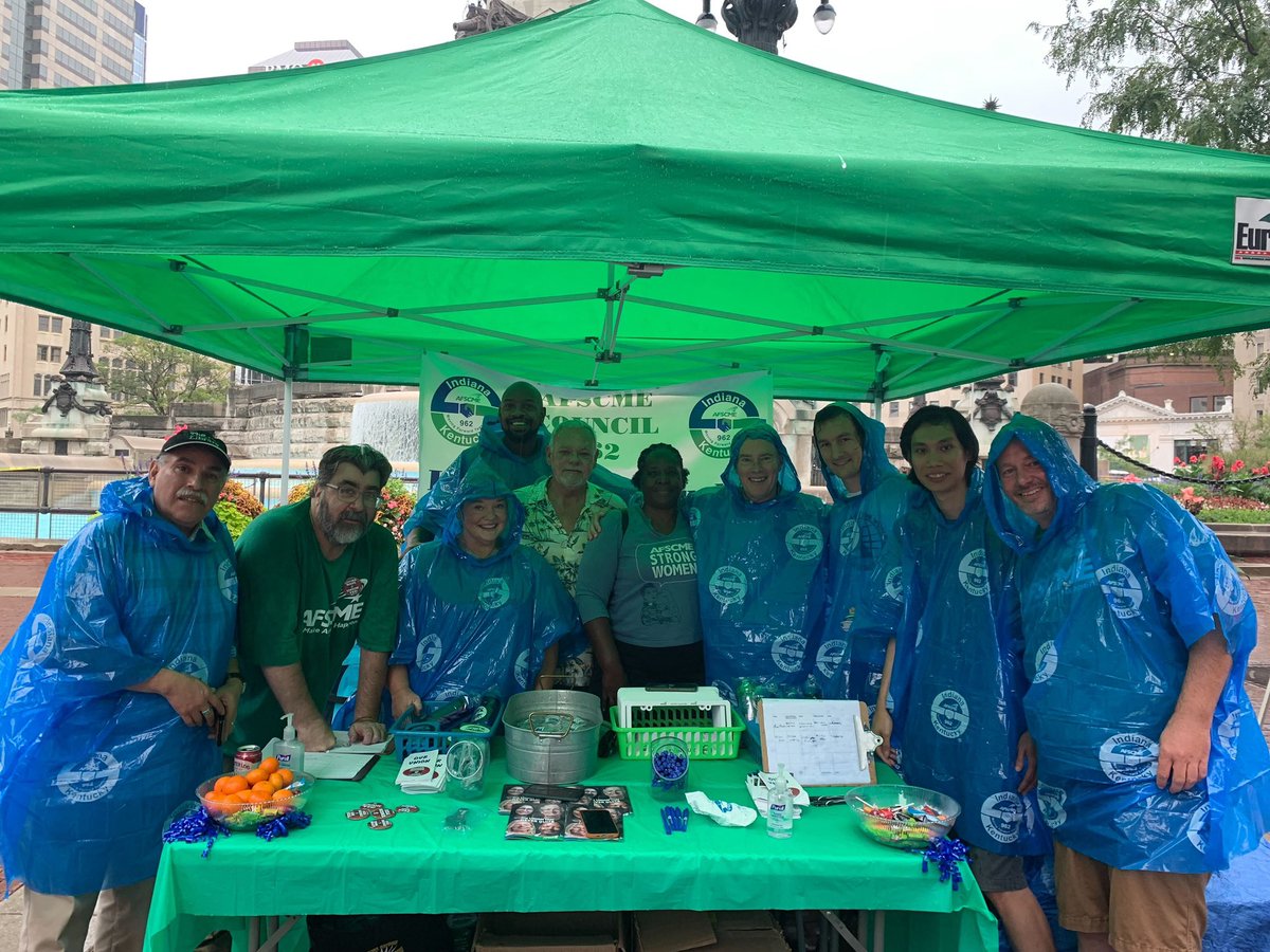 IndianaGrads's tweet photo. #UnionPower at @IndyLaborFest ! https://t.co/u249MwmoC8