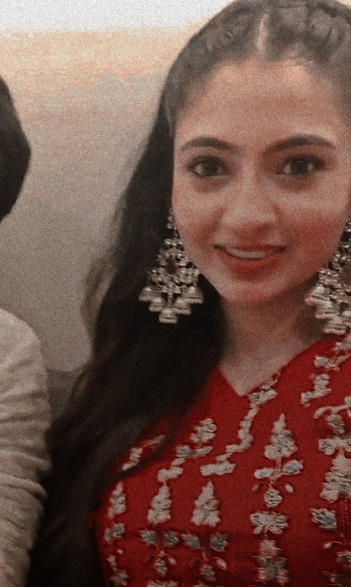 SkLoml's tweet photo. She is looking so pretty 🥹🤏

#ShivangiKhedkar https://t.co/SQm3ji7m76