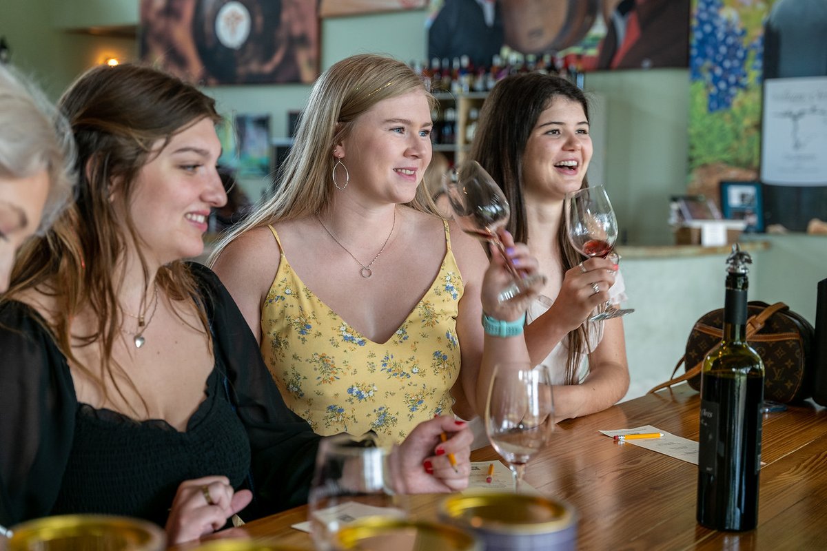 TexasWineTrail tweet media