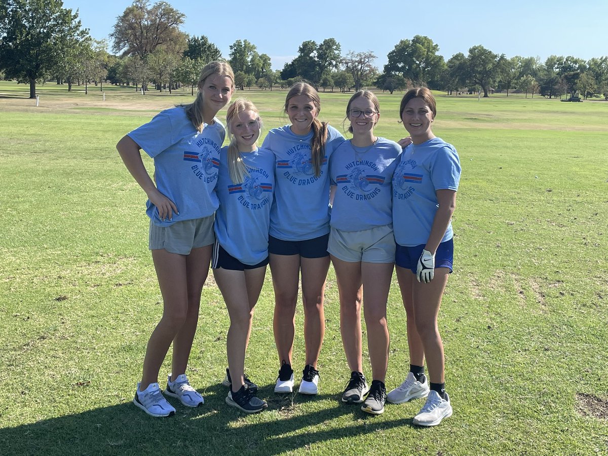 Buhler golfers rockin HutchCC t-shirts at practice. Great partnership <a href="/BuhlerCrusaders/">Buhler Crusaders</a> have with <a href="/HutchCCNews/">Hutchinson Community College</a>!