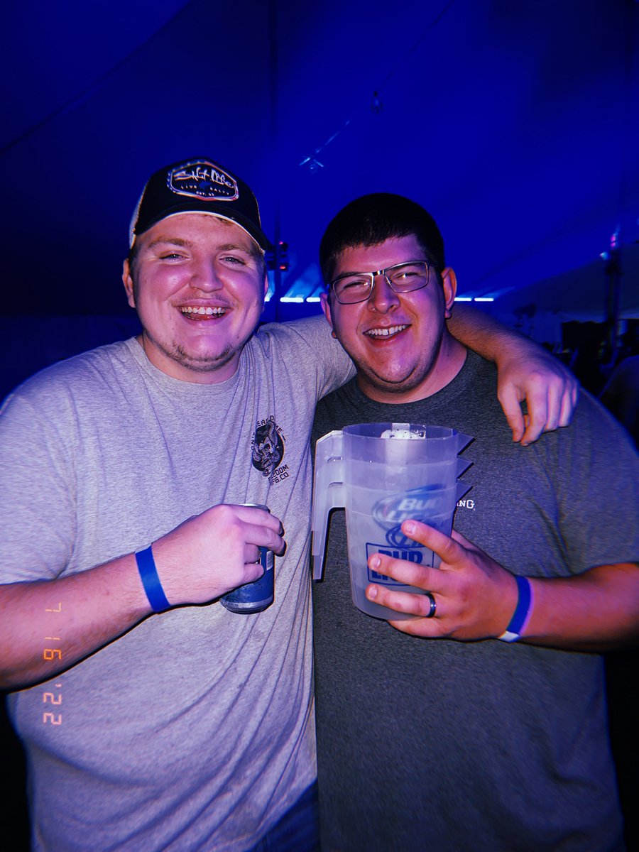 PaytonRilee's tweet photo. #PourHouseWI
#TouchTunesTV https://t.co/OkF2WYnhxq