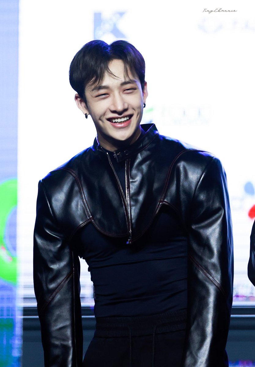 bchanarchive's tweet photo. BANG CHAN HAS THE BEST SMILE https://t.co/dZb9XCyNeL