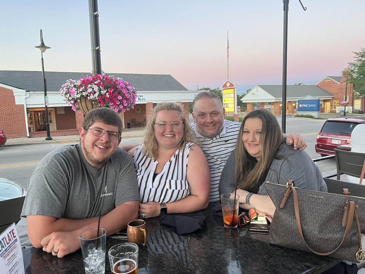 PaytonRilee's tweet photo. #PourHouseWI
#TouchTunesTV https://t.co/RvCuTgHH34