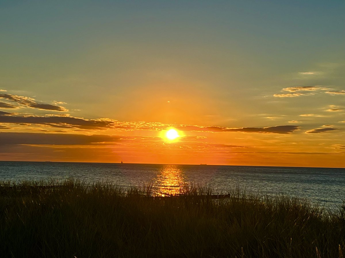 Letzte Idylle für heute. Gute Nacht, ihr Lieben. Mit besten Grüßen aus Ahrenshoop. Jetzt wird gegessen.