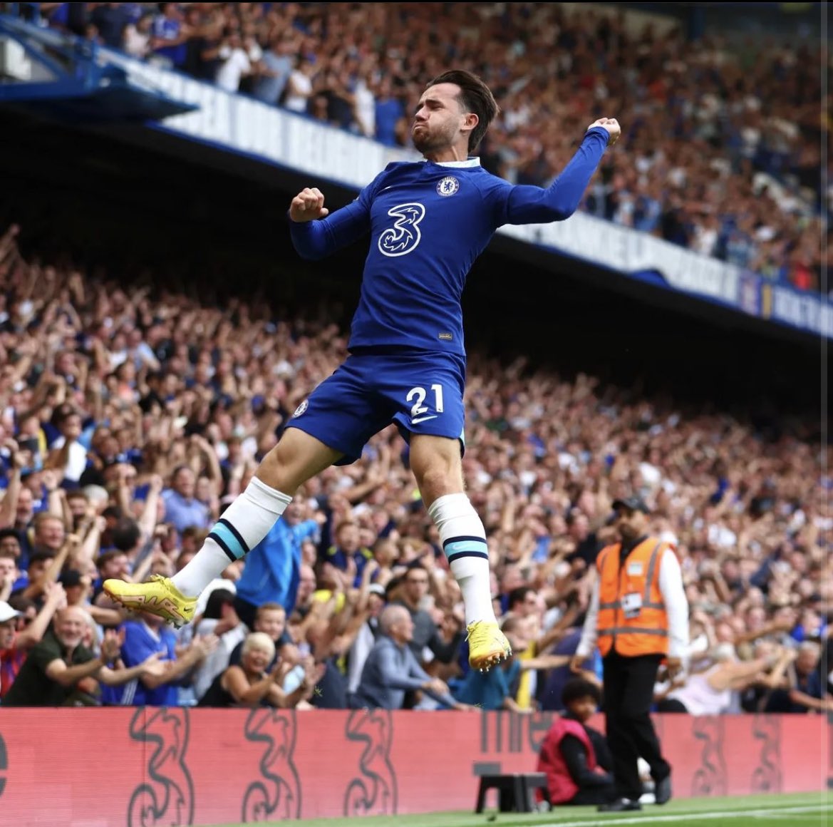 FromTheShedEnd's tweet photo. A dramatic finish to the game and a brilliant comeback! 👊🏻🔵
Maybe slightly lucky to snatch all 3 points 😅
#CFC #CFCFam #CHEWHU https://t.co/4GcdChj6ZJ