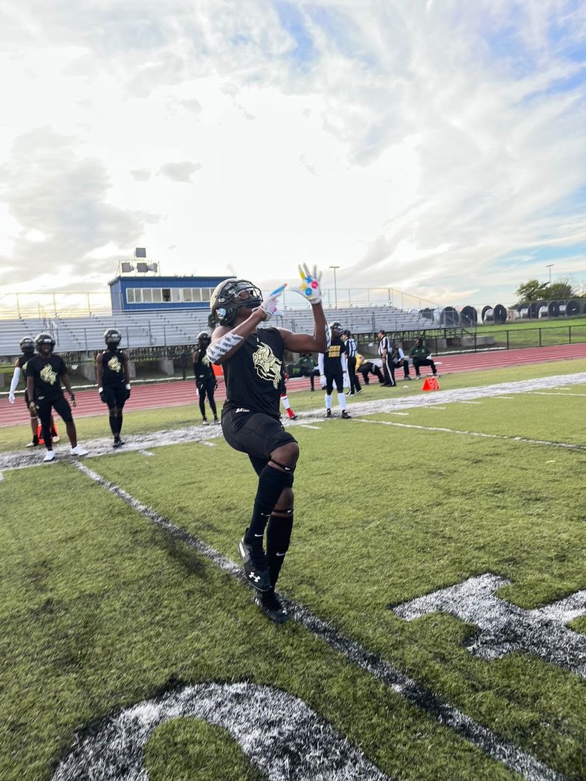djackson10_'s tweet photo. 2-0🗣 IT FEEL GOOD! On to week 3 #rolltheboat #whynotpinkston #newera https://t.co/Zq7LyGaAmE
