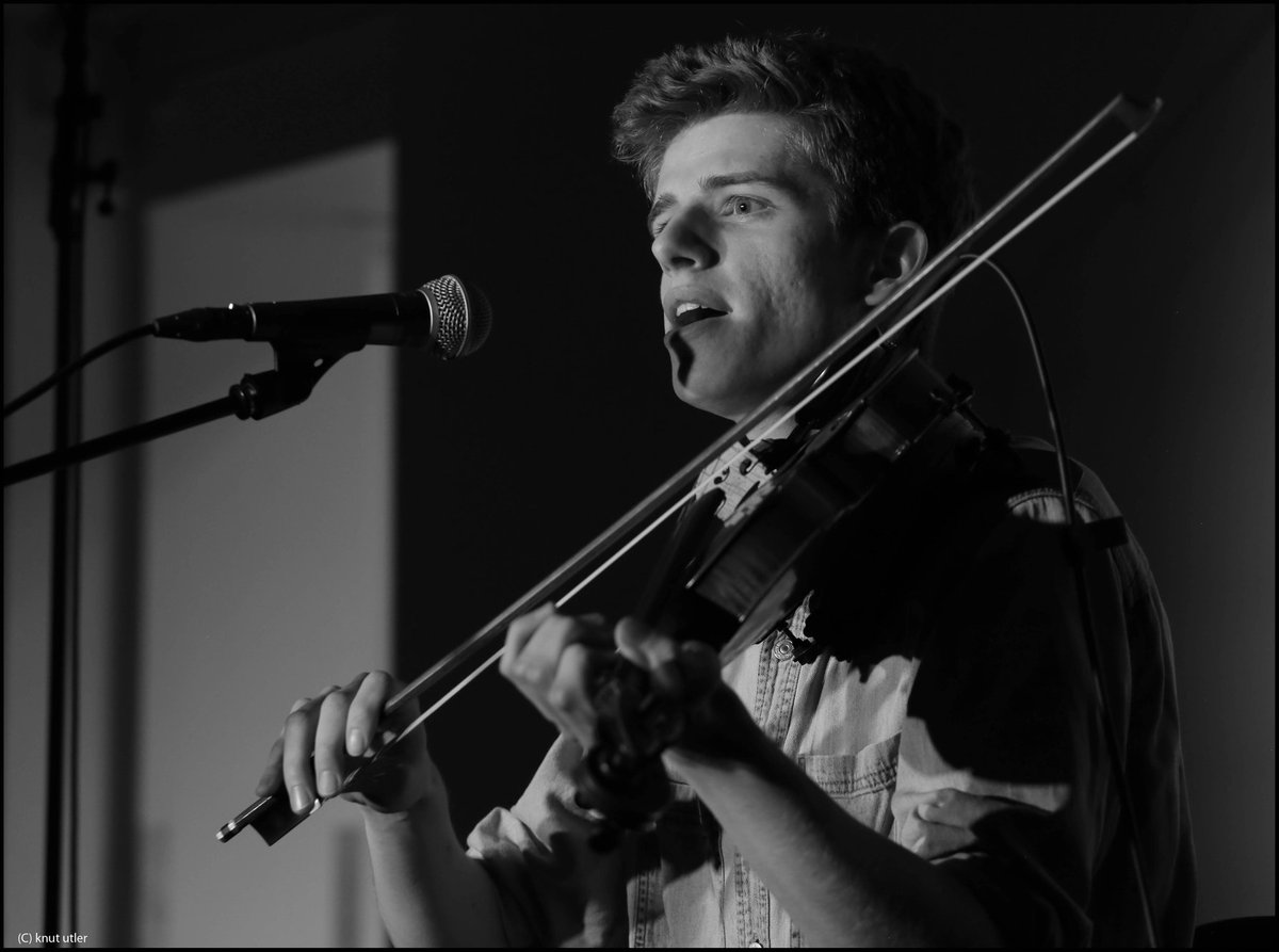 Jon Doran (@jondoran9) on Twitter photo Before the @janiceandjon1 tour, I've got a couple of gigs I'm really excited about.
9th Sept - Burton upon Trent - Burton Folk Club
17th Sept - Colonsay - <a href="/ceolcholasa/">Ceòl Cholasa</a>
18th Sept - Northumberland - BAAFest
Can't wait!
Tickets: jondoranmusic.co.uk
đź“· Knut Utler Before the @janiceandjon1 tour, I've got a couple of gigs I'm really excited about.
9th Sept - Burton upon Trent - Burton Folk Club
17th Sept - Colonsay - <a href="/ceolcholasa/">Ceòl Cholasa</a>
18th Sept - Northumberland - BAAFest
Can't wait!
Tickets: jondoranmusic.co.uk
đź“· Knut Utler