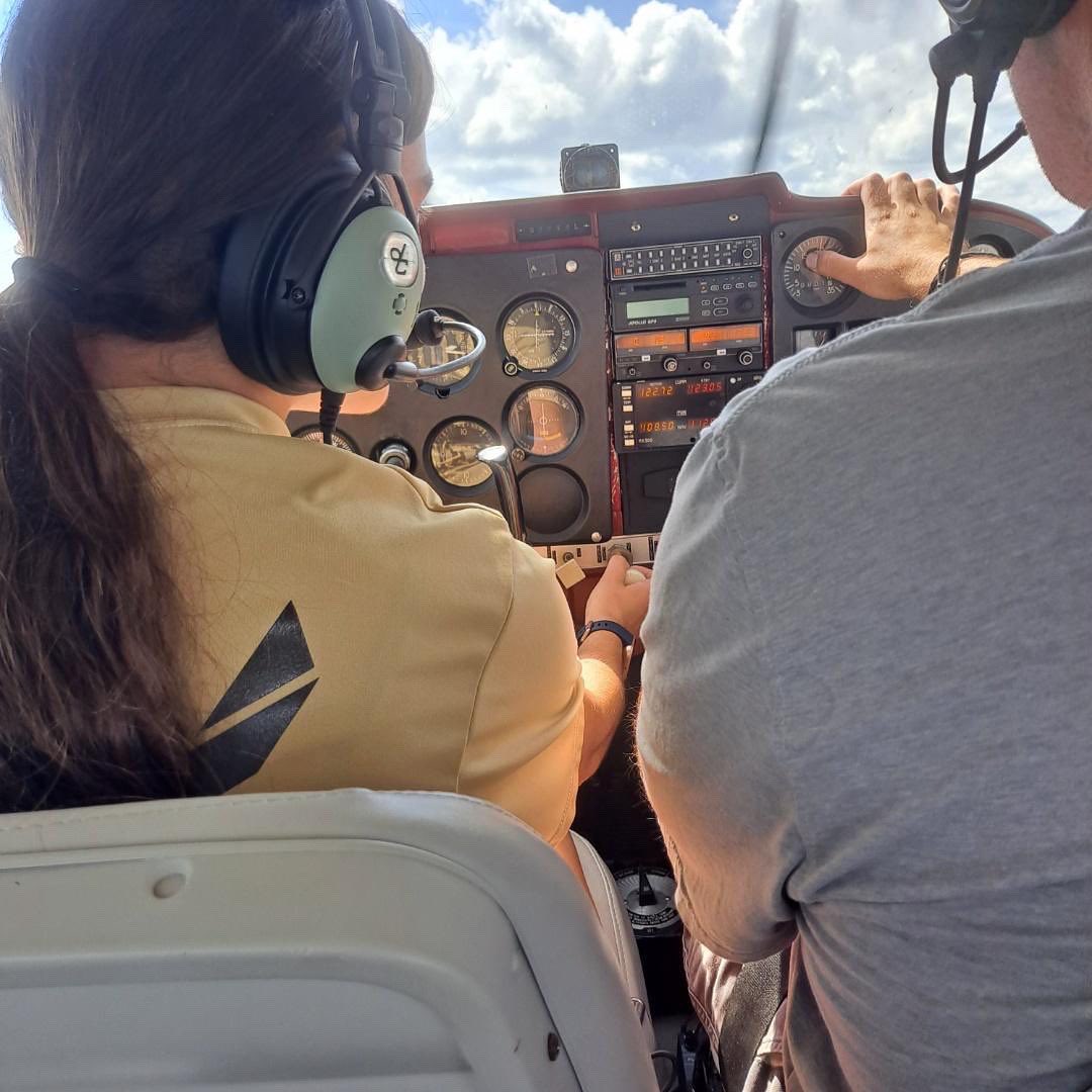 CloverAFJROTC's tweet photo. Flight lessons continue! First up Zoe &amp; Sophia DiFrango #SC951 #aviation #aviationcareers ✈️ https://t.co/Sxv0PauYQe