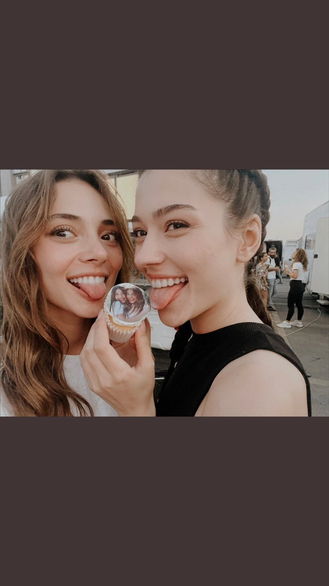 Çok güzelsiniz yiaaa🦋💜 <a href="/meltemakcoll/">Meltem Akçöl</a>  <a href="/rsoyyturk/">Rabia Soytürk</a>