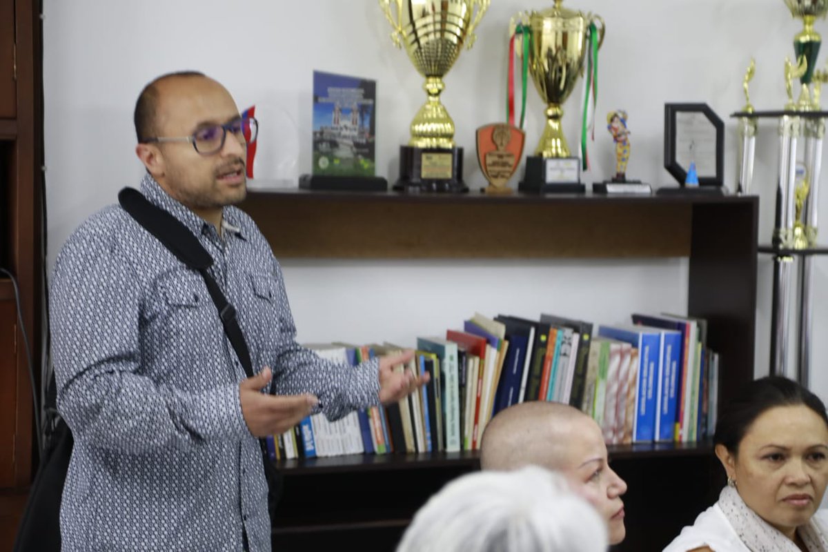 Mineducacion's tweet photo. En Manizales, el ministro @agaviriau afianza la alianza público privada para promover el tránsito de los estudiantes a la educación superior. Hoy, el Ministro de Educación se reúne con @SENAComunica y @CasaLuker_  para consolidar esfuerzos por la educación de los jóvenes. https://t.co/suA4HAlNKx