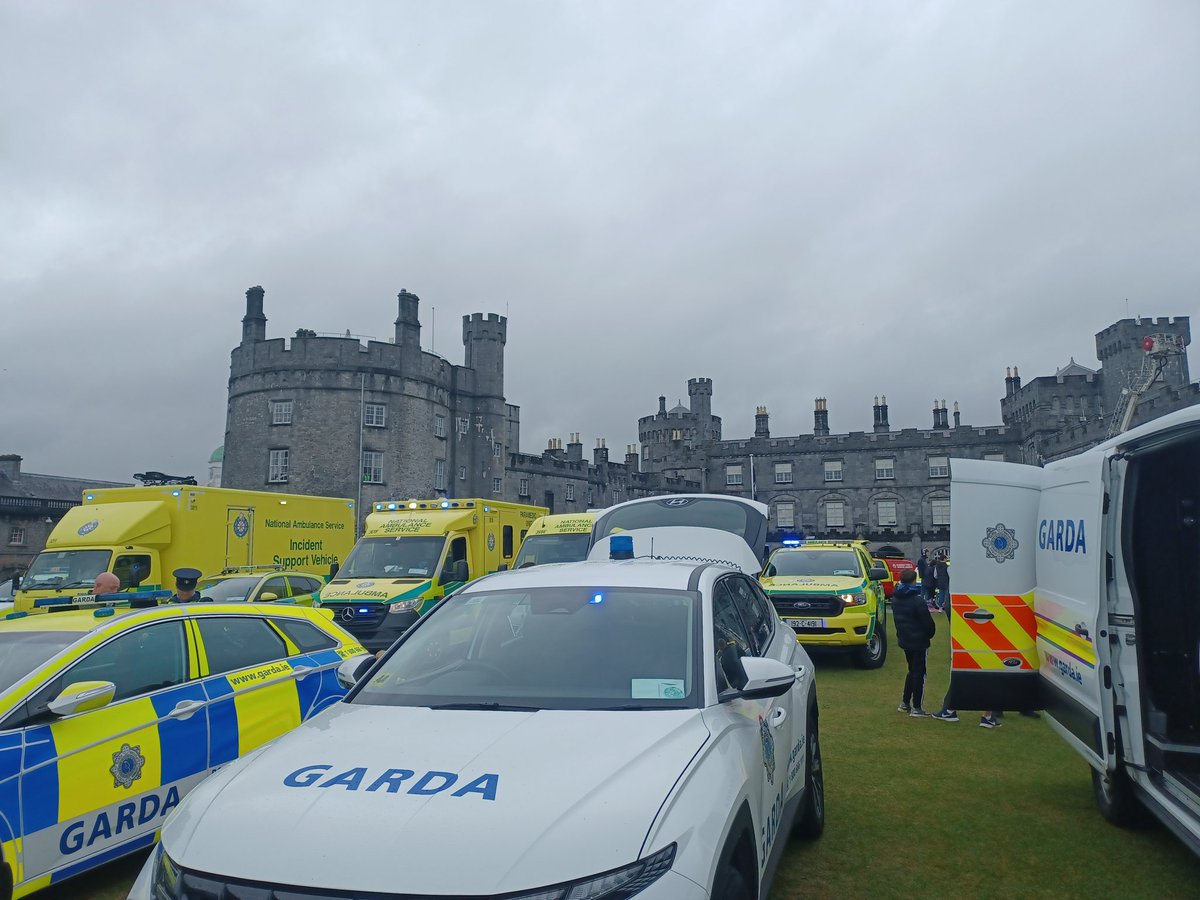 @NatServicesDay Kilkenny Parade and Display attracted great crowds with a fantastic display of services from around the South East in @kilkennycastle. A pleasure to organise with Jack F of IPS and Insp. Paul Donohue of @GardaTraffic. Thankfully we got a break from the rain.