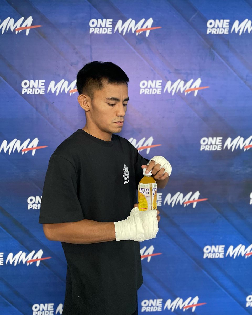 YouC1000Water's tweet photo. 📷 Repost from: @stefer_rahardian

Stay rehydrate and protect tonite before the fight with @youc1000water terimakasih untuk support yang luar biasa yang sudah di berikan kepada saya

#youc1000isotonic #rehydratesandprotects #dominateanycondition
#balimma #balifamily https://t.co/fb31COZnyM