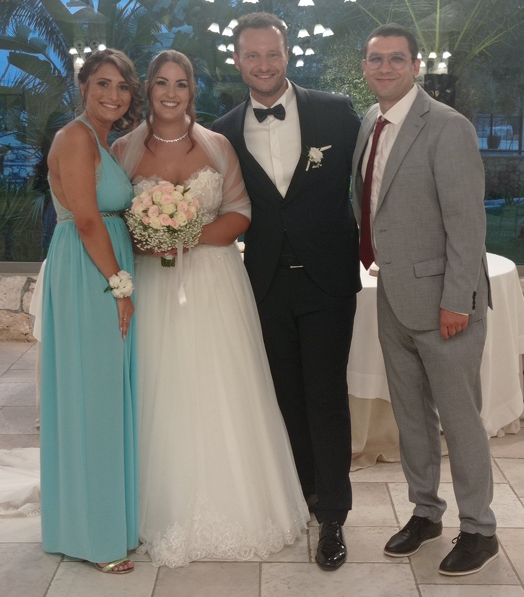 È stato un giorno bello bellissimo! 🥰

Mio fratello e la mia amica-cognata sposi! ❤️

#wedding #settembre #love #family